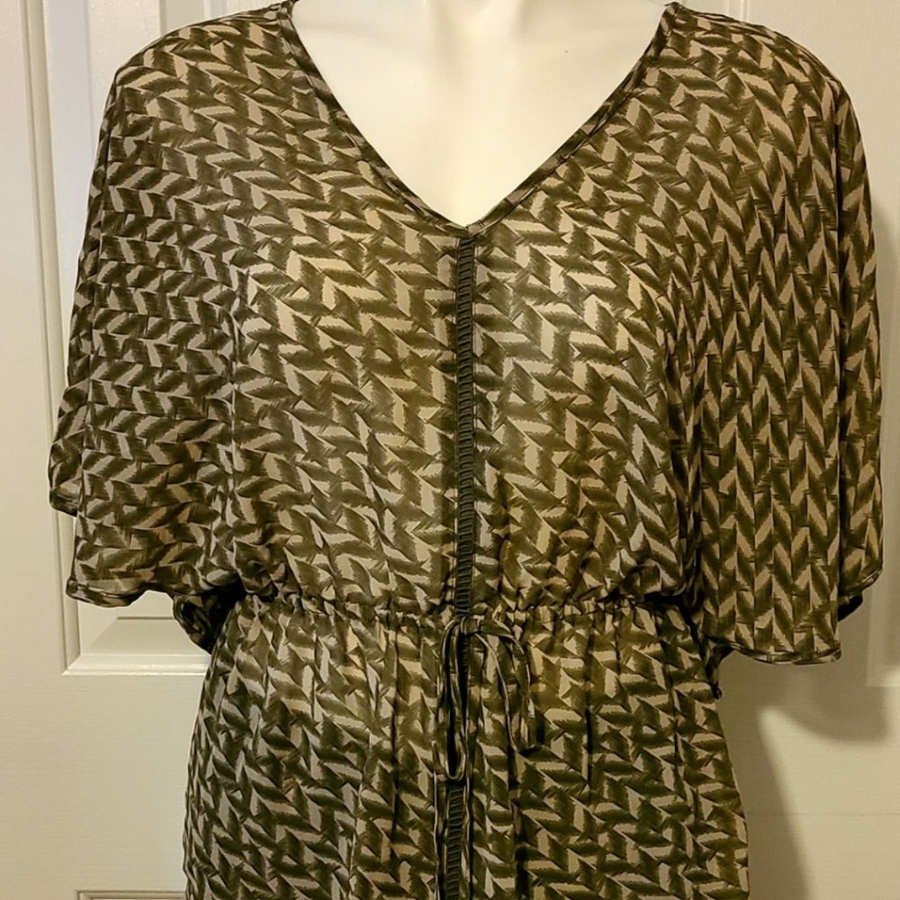 a.n.a Olive green & Ivory print V-Neck Poncho, XS
